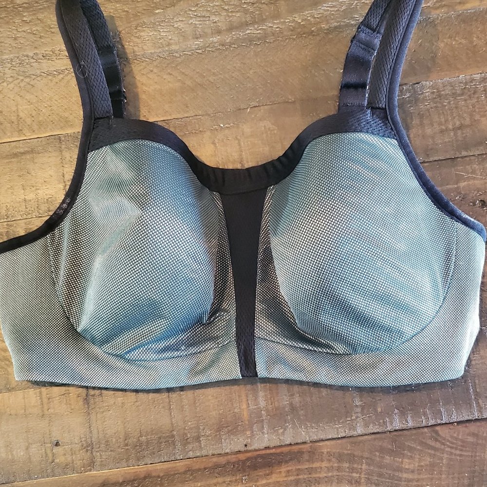 Le Mystere Sports Bra